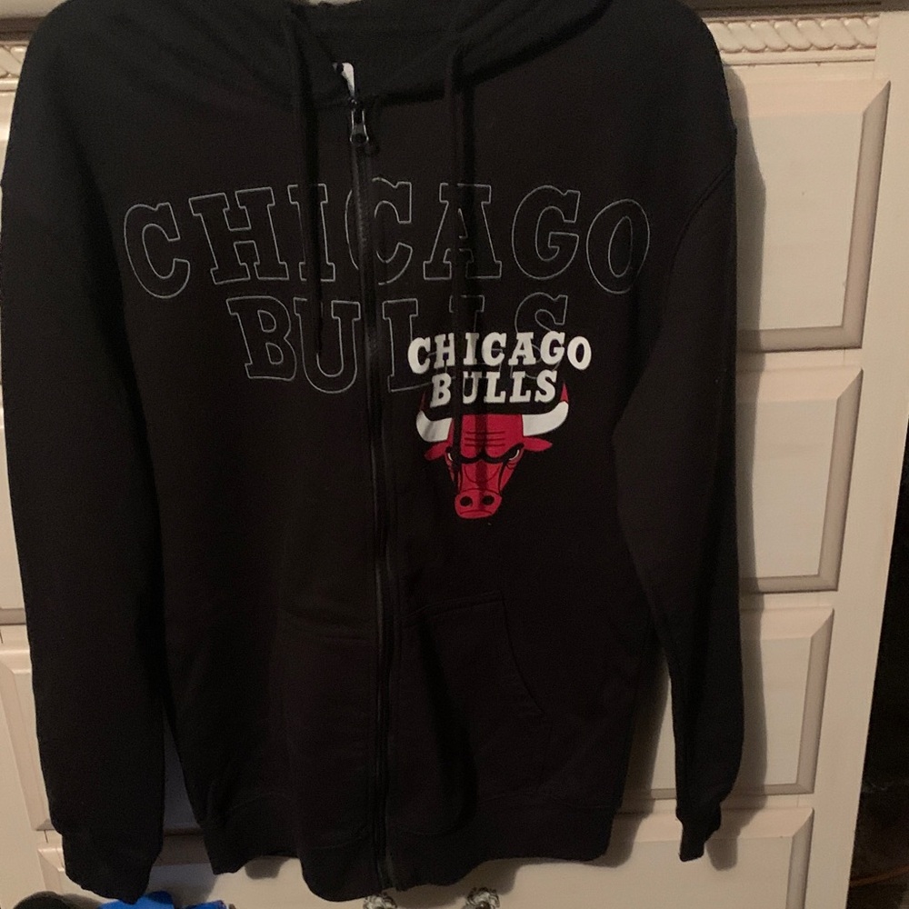 NBA CHICAGO BULLS Black ZIP UP HOODIE SWEAT JACKET with Logo